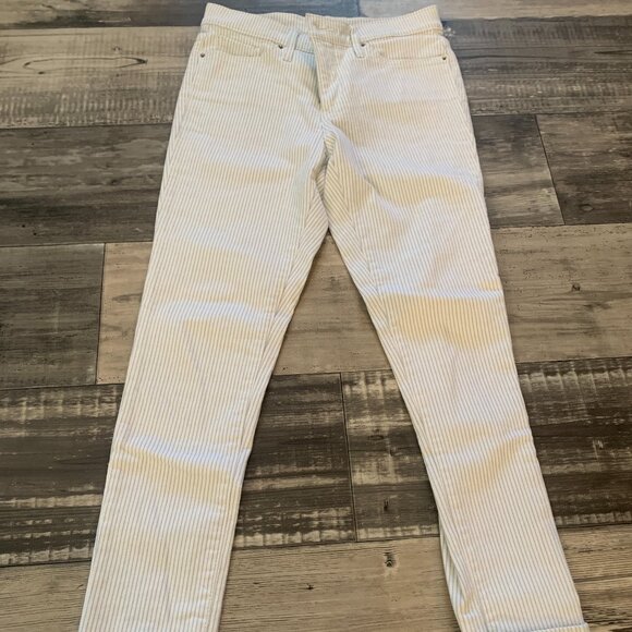 Levi's white jeans with a faint blue/grey stripe pattern. Sz 29 Women's. - Picture 1 of 5